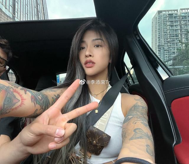 外国美女扣逼